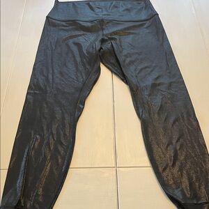 Lululemon/metallic black leggings/8/EUC